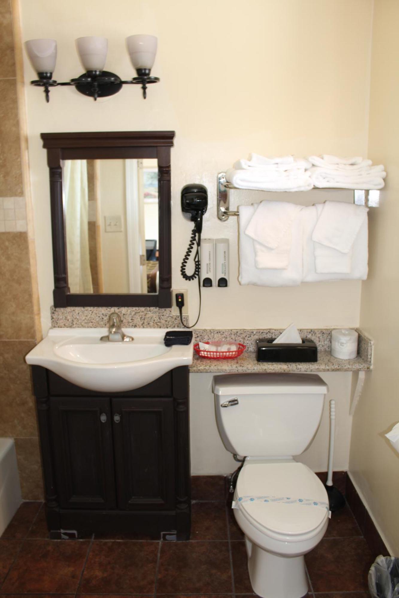 Riverside Inn & Suites サンタクルーズ エクステリア 写真